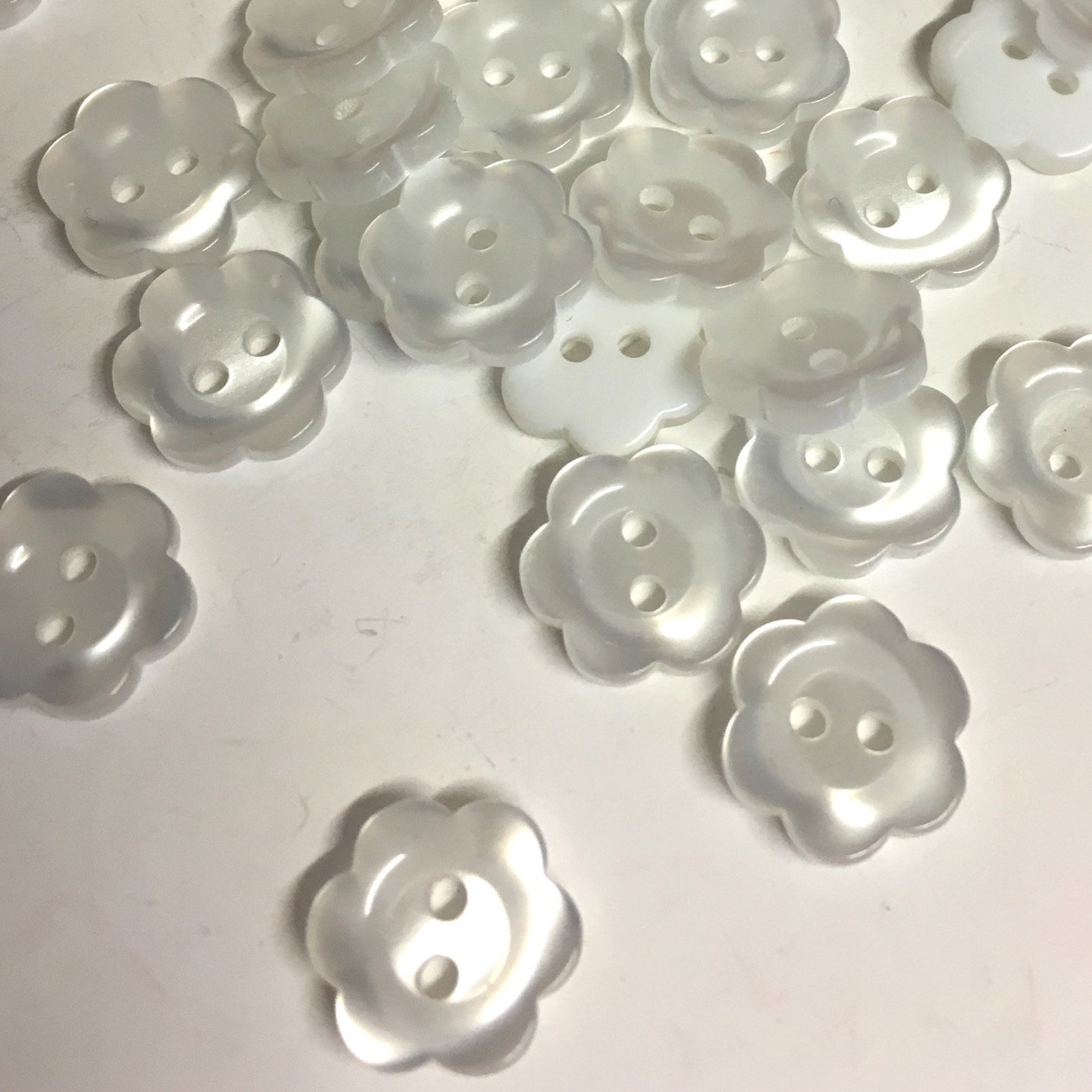 10 White Flower Buttons Flower Shaped Buttons 12mm Button Etsy