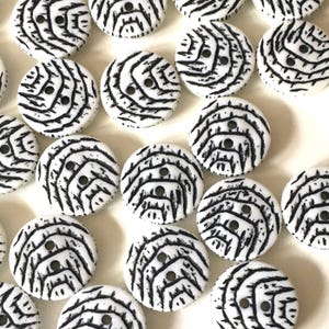 10, 15mm black and white  resin buttons, white with black detail, shirt buttons, monochrome buttons, patterned buttons, fancy buttons