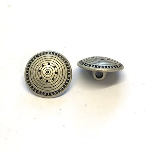 6 x 15mm (24L) silver metal circle and dot pattern buttons with a rear metal shank, etched metal buttons, aged silver metal buttons