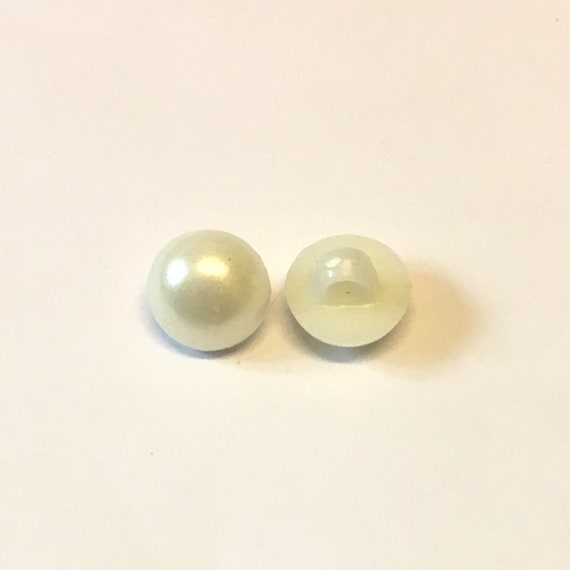 20 cream or ivory pearly effect shirt buttons 2 holes 11mm diameter