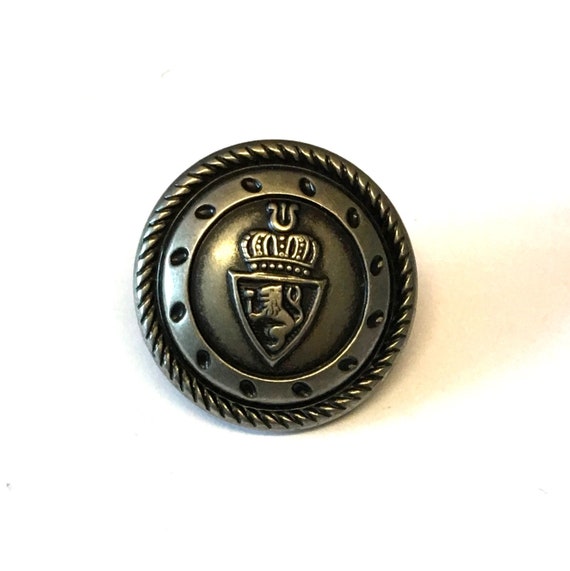 古びたシルバーの紋章ボタン：ヴィンテージの金属製盾ボタン - Etsy 日本