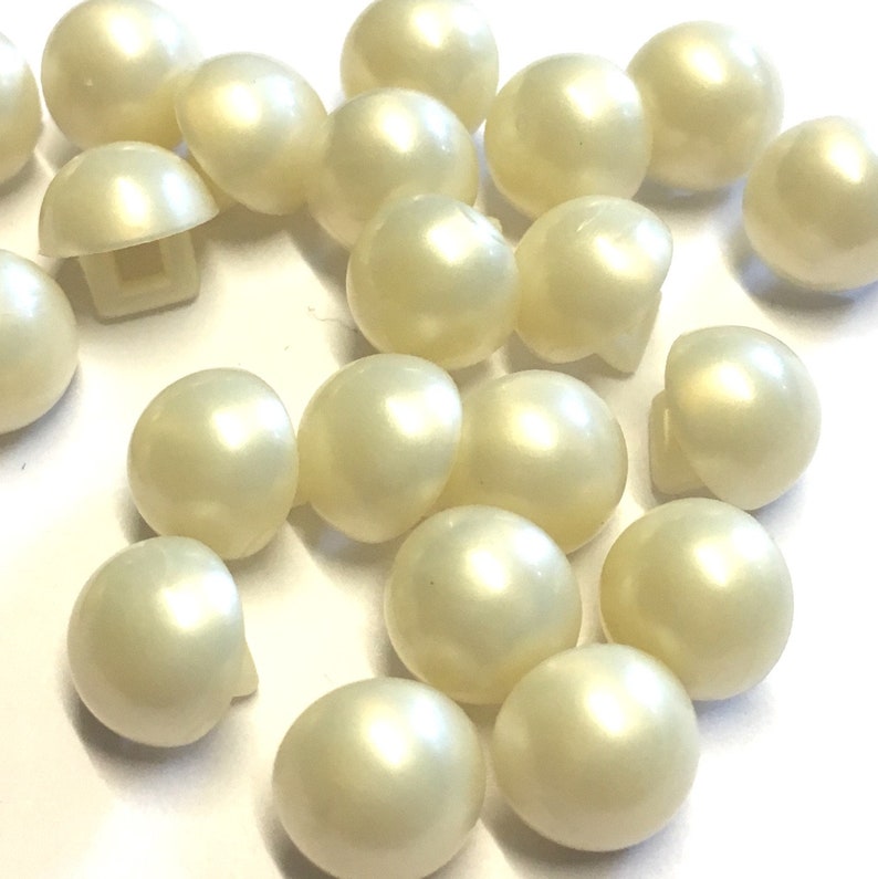 20 x 12 mm rond noir et blanc résine opalescentes Boutons