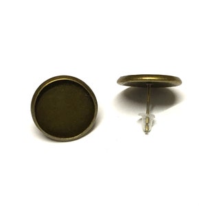 10 x antique bronze plated 14mm cabochon setting earring findings. 16mm base 14mm bevel setting, plastic backs