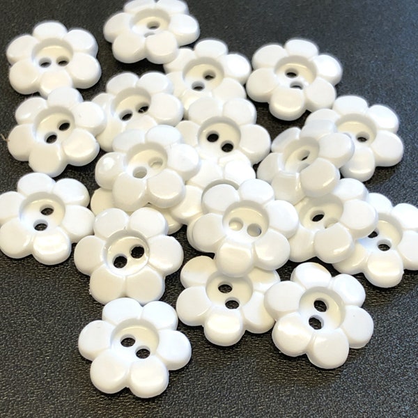 10, 24L white flower buttons, white buttons, white floral buttons, 15mm buttons, novelty buttons, baby buttons, sewing buttons