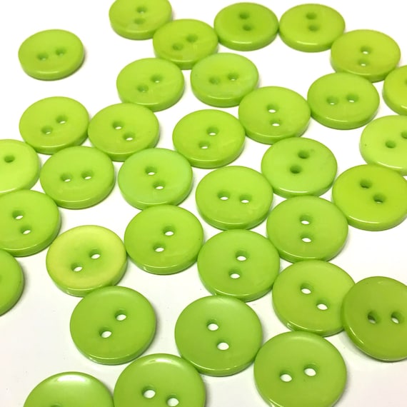 10 x Pale Light Green round plastic Buttons 15mm plastic 2 holes British made