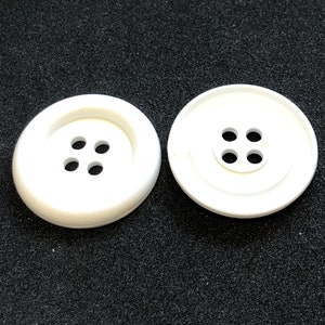 Flower buttons white matt finish 26mm a set of 6
