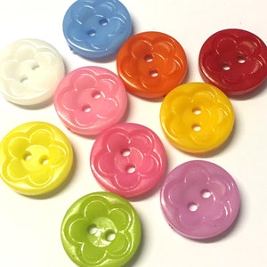 10 x 15mm plastic based etched flower buttons with two holes, 24L buttons, flower buttons, floral buttons, craft buttons, haberdashery