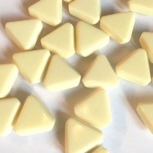 10pcs Vintage Cream Triangle Shank Buttons: 15mm