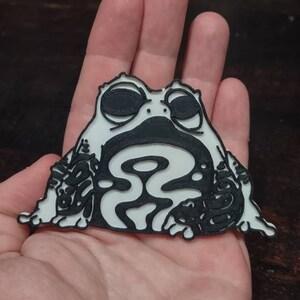 Swirlyfrog 3D Printed Pin