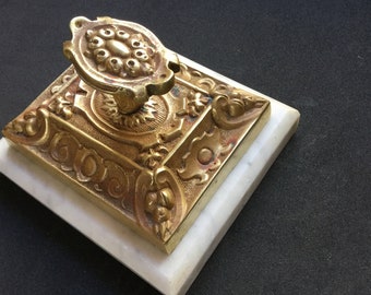 Pisapapeles antiguo de bronce dorado y mármol de Napoleón III