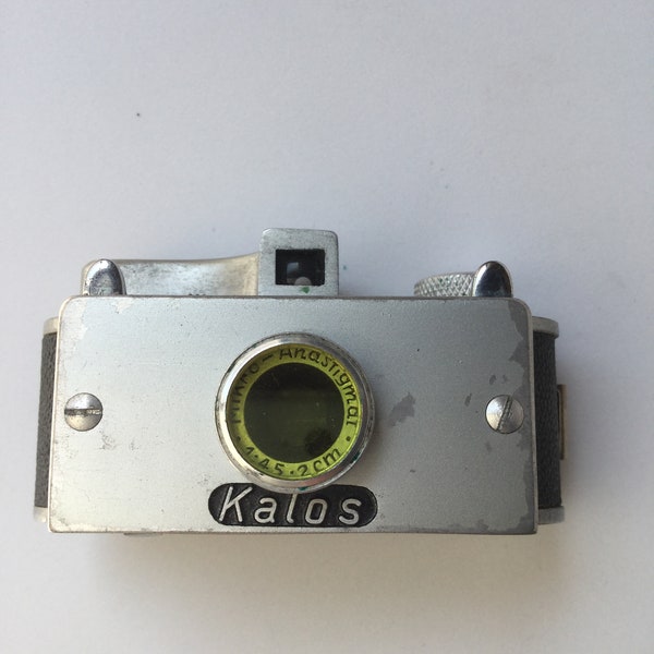 KALOS MINIATURE CAMERA Manufacturer: Kalos Camera bau gmbh Karlsruhe, Germany. Vintage 1950s