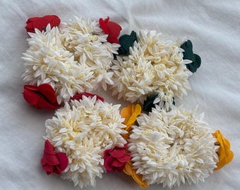 50 x Gemischte Blumen Gajras für Atta Mauli Mehndi Haldi Sangeet Indische Hochzeit