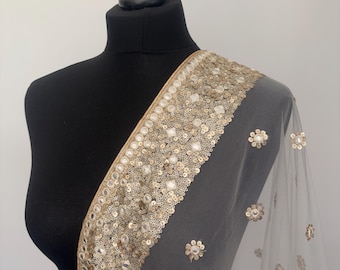 Dupatta Chunni de red blanca con borde de lentejuelas brillantes