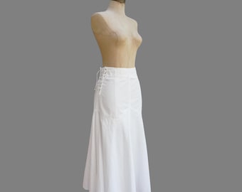 80er Emanuelle Weißer Denim Midi Rock, Sailor Schnürung Drop Waist, Baumwollstoff