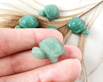 GREEN AVENTURINE turtle crystal carving, polished hand carved crystals figurine, healing stones home decor gemstone mini tortoise carvings