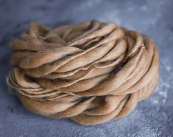 Art Yarn, handspun art yarn for plaid hat snood blanket, Merino / Handgesponne Wolle / Effektgarn  beige Wolle für Slub, filzen, weben