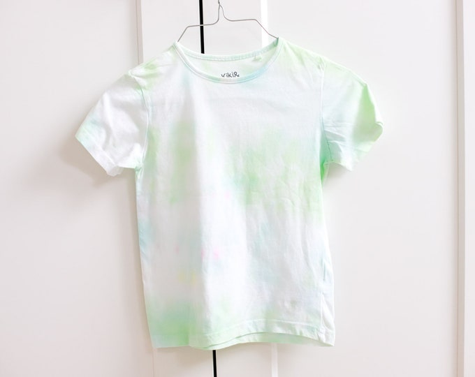 Children's T-shirt hand-dyed size. 122