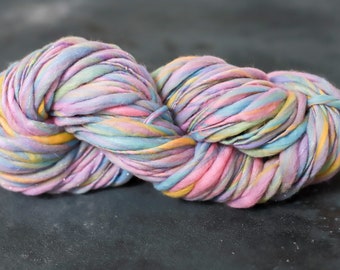 Art Yarn handspun, hand-spun effect yarn merino wool slub thick and thin, rainbow with glitter