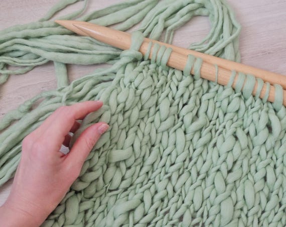 Merino Thick and thin Yarn  slub art yarn   TTY merino handspun yarn   Bulky Hand Spun Wool   Wolle handgesponnen  Puppen Haar