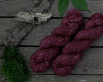 Merino Wolle handgefärbt, cranberry