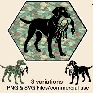 Peut inclure: Silhouette noire d'un chien portant un oiseau dans sa gueule, sur fond camouflage dans un hexagone. Deux autres variations graphiques du chien sont présentées en dessous. Le texte indique "3 variations PNG & SVG Files/commercial use".