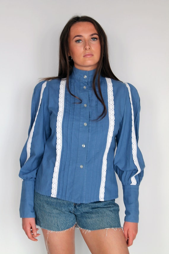 Laura Ashley Blue & White Lace Cotton Prairie Earl