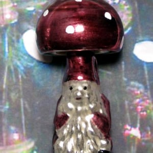 Gnome Under Mushroom: Vintage Look Hand Blown Glass Ornament from Lauscha, Germany