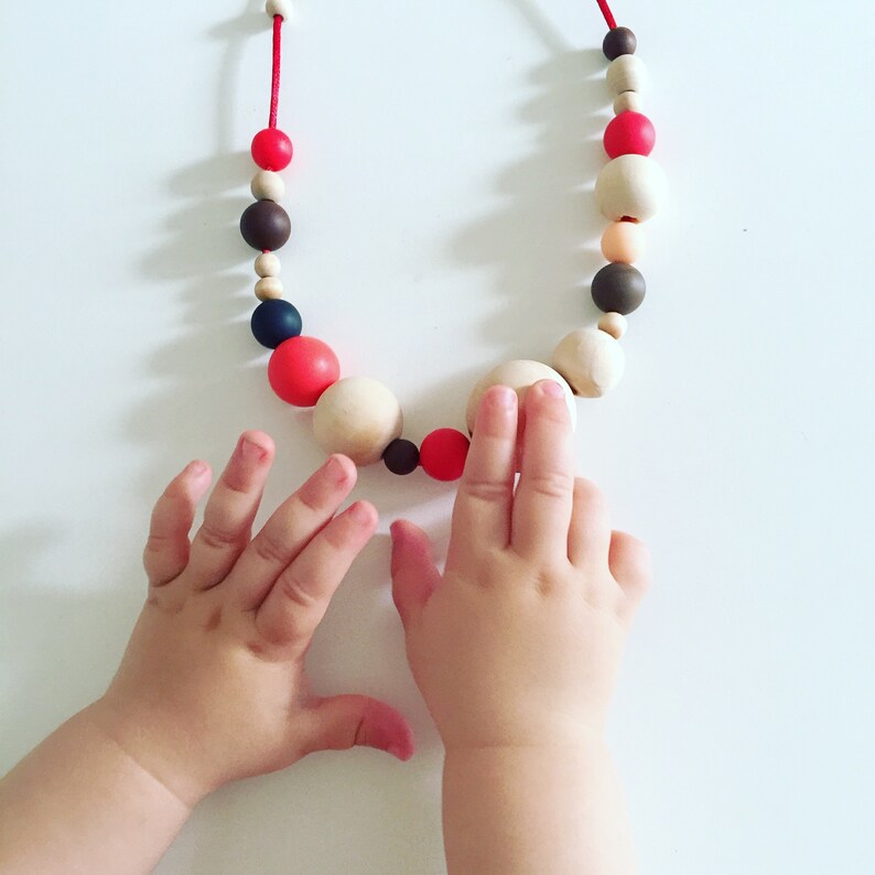 Nursing Baby-safe Food-grade SiliconeTeething necklace O-Ball Red/Brown/Black