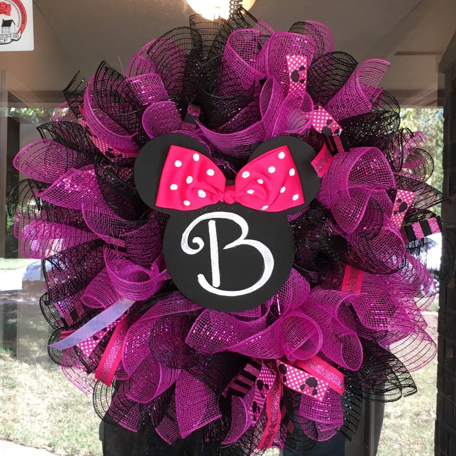 The Super Messy Supermommy: Minnie Mouse Initial Wreath