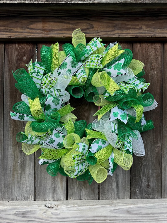 Saint Patrick’s Day Weath / Shamrock Wreath / St. Patty’s Day Decor / Gift for Home