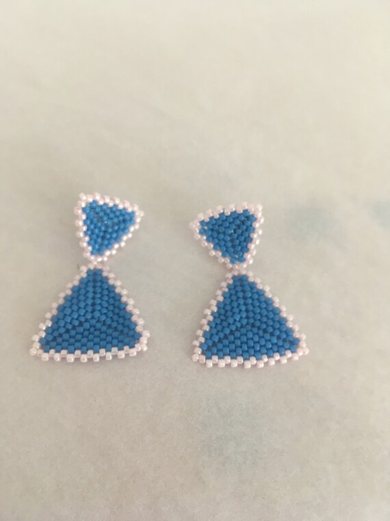 Beaded earring edging deals