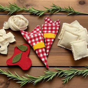 Felt Pasta Set – Pretend Play Food for Kids – Montessori Inspired – Includes Sauce, Basil, Napkins – Handmade in USA