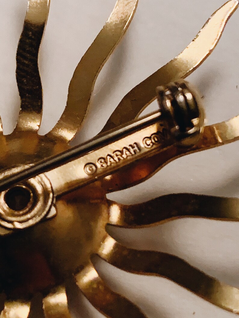 Vintage Signed Sarah Cov Coventry Large Gold Tone /& Pearl Sunburst Sun Flower Brooch Pin