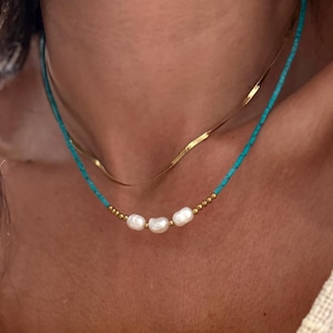 Emerald Green Dainty Pearl Beaded necklace, handmade Beaded necklace, beaded choker, Pearl beaded necklace