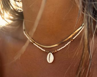 Dainty Beaded Jasper Necklace with Cowrie Shell – Handmade Beaded Choker, Dainty Gemstone Jewelry, Shell Necklace Gift