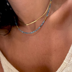 Apatit Perlenkette, Blaue Edelstein Choker, Minimalist Heilstein Schmuck, handgemachtes Geschenk für Sie
