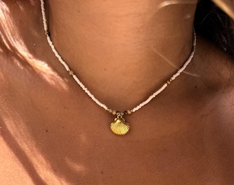 Shell Pendant Necklace – Cream Beaded Choker – Handmade Coastal Necklace
