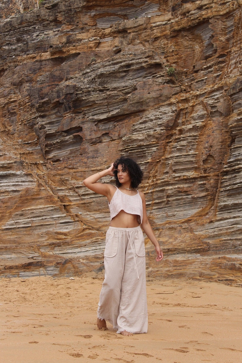 AHIMSA Weite Hose aus Naturbaumwolle, leichte Yogahose aus Baumwolle, fließende Bio-Baumwollhose mit Kordelzug, lockere und bequeme Boho-Hose Bild 17