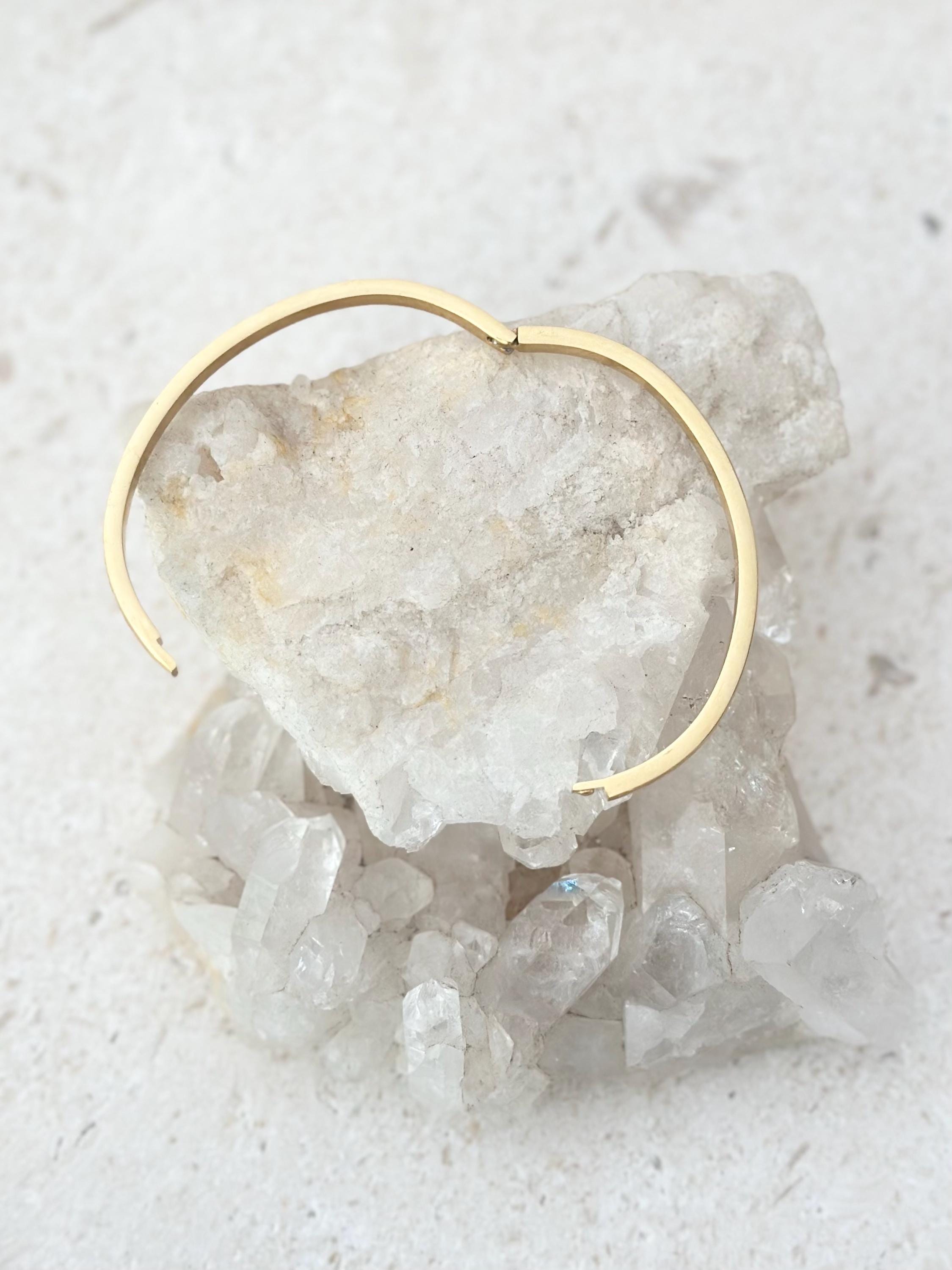 Klassischer Goldarmreif Anlaufgesch tzter Armreif Aus 18K Gold klassischer-goldarmreif-anlaufgesch-tzter-armreif-aus-18k-gold