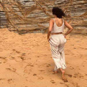 AHIMSA Weite Hose aus Naturbaumwolle, leichte Yogahose aus Baumwolle, fließende Bio-Baumwollhose mit Kordelzug, lockere und bequeme Boho-Hose Bild 13