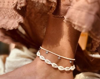 Nissi~ Sterling Silver daint Shell anklet, boho beaded anklet, Fine Silver anklet, tiny beaded anklet, boho shell anklet, shell anklet