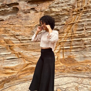 Pantaloni neri a gamba larga - Cotone biologico elasticizzato - Abbigliamento da casa in stile boho per yoga e relax immagine 2