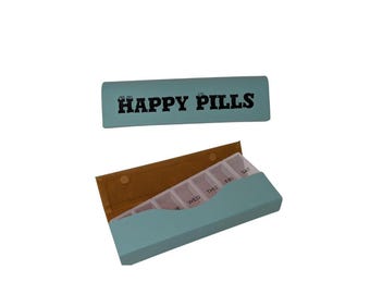 Happy Pills Pillendose aus Kunstleder mit Gravur - 24 x 5 cm