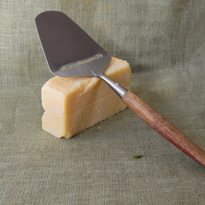 Vintage 70s Cheese Slicer Wooden Handle Stainless Steel Knivman Scandinavian Cheese Slicer Mid-Century Design Made in Sweden