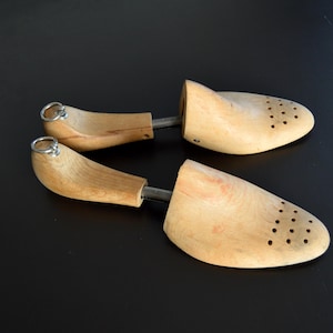 Vintage Shoes Stretcher Pair Wooden Form Mid Century Fashion Shoes Wooden Forms Shoe Stretchers Savers Pair of shoe trees Wooden Shoes Form
