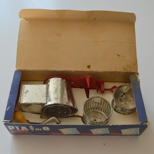 Vintage Manual Grinder Nut Food Antique Grinder Nr. 8 Iron Grinder Mid-Century Cylinder Grinder Metal Grinder Chopper original packaging