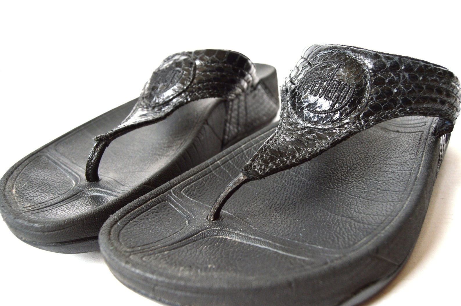 Simply cute! You will love the look of these white flip flops. Fits true to size. | White flip 