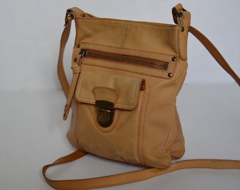 Bolso bandolera vintage de piel marrón, bolso de mano de piel, bolso cruzado de piel, bolso tipo cartera de piel color arena, beige claro, bolso de piel color canela, bolso para festivales