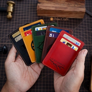 Porte-cartes vertical personnalisé avec porte-cartes en cuir fait main, nom gravé personnalisé avec logo, porte-monnaie signature, cadeau pour lui, cadeau pour collègue
