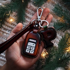 Leather Key Fob Cover For Crv Civic Accord Pilot CRV HRV CRZ Odyssey Ridgeline Crosstour Christmas Gift New Year Gift